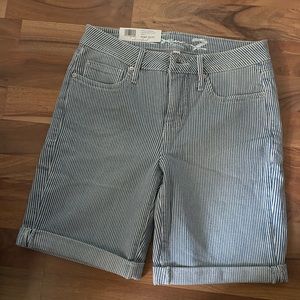 Seven Bermuda Shorts, Size 4, NWT